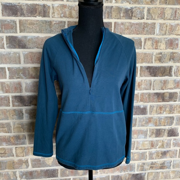Patagonia Tops - Patagonia half zip pullover blue long sleeves XS